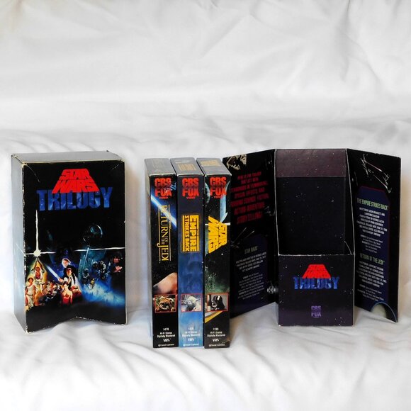 STAR WARS Trilogy VHS Collector's Box Set - Picture 3 of 3